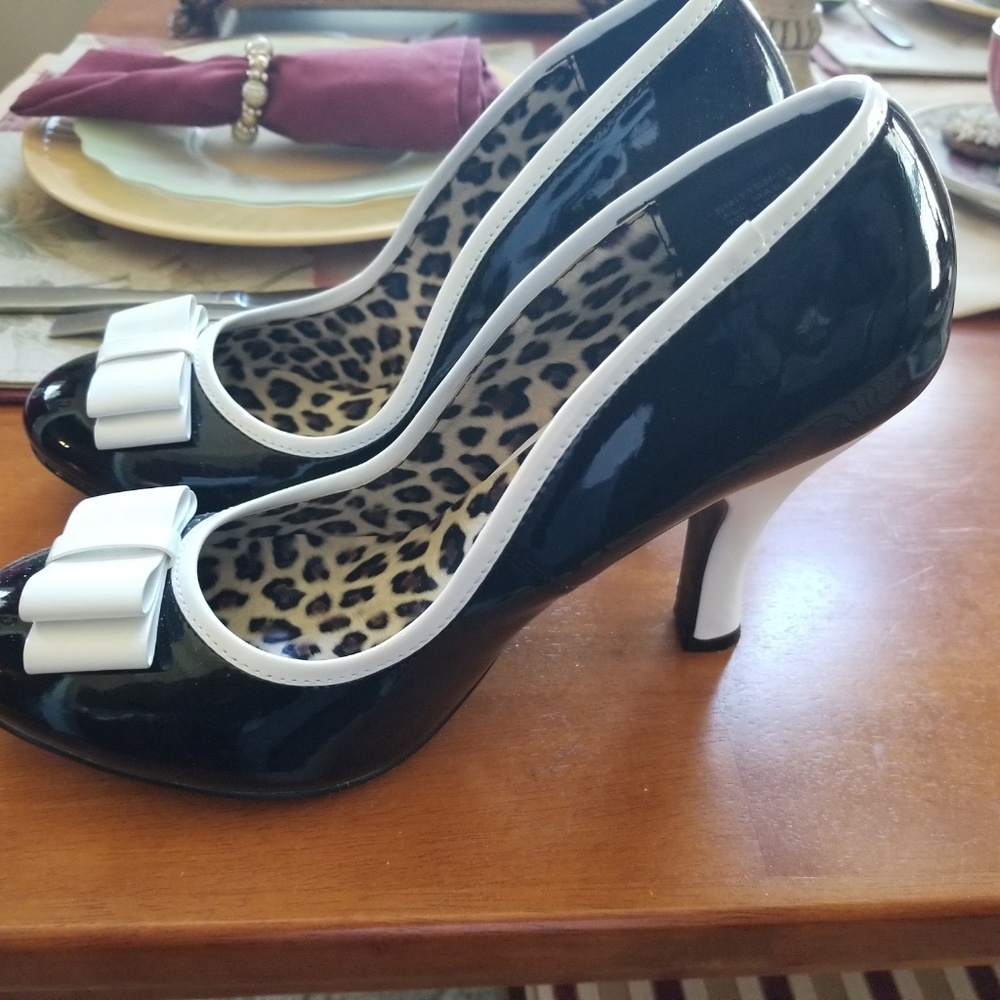 Shoes - Picture 2 of 2